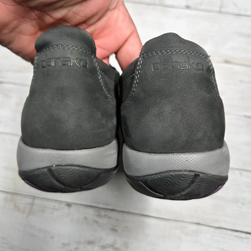 Dansko Paisley Walking Shoes Women 39 Black Nubuck Leather Vibram Sole Damaged